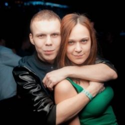 Мы пара из Москвы. Ищем девушку для секса втроем.